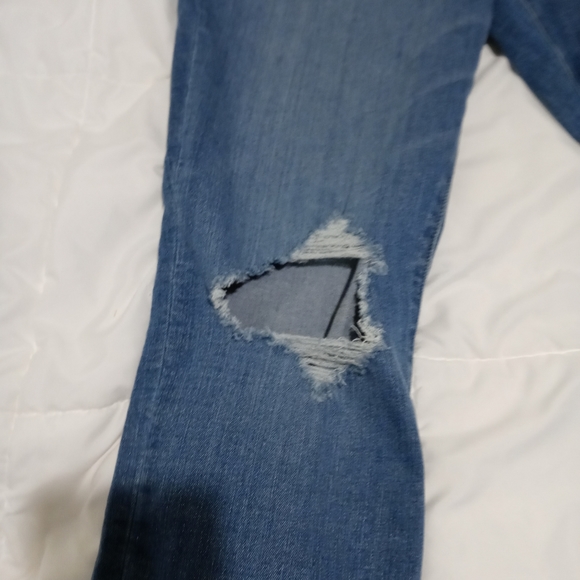 *SOLD*Universal Thread Jeans - Picture 5 of 5